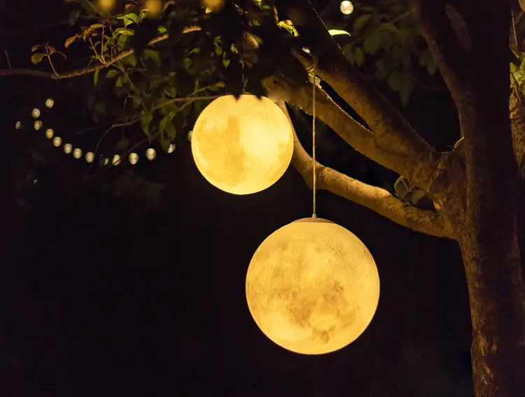 Outdoor Moon Light